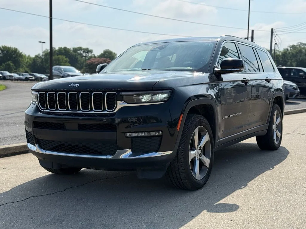 Used 2022 Black Jeep Limited image 2