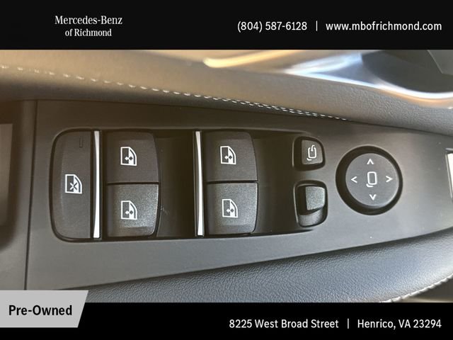 Used 2025 Black BMW M60i image 24