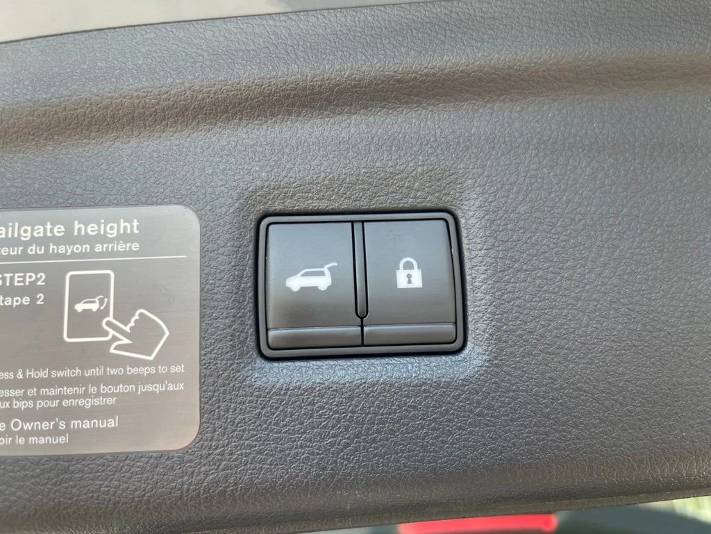 Used 2023 Gray INFINITI LUXE image 20