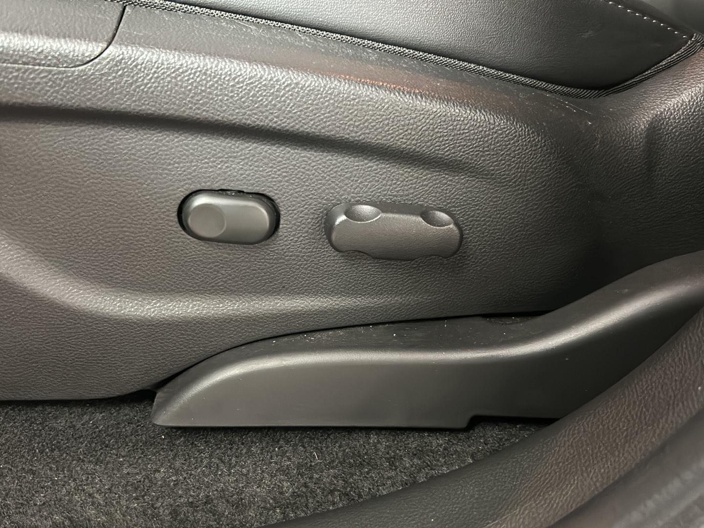 Used 2019 Ebony Twilight Metallic Buick Preferred image 14