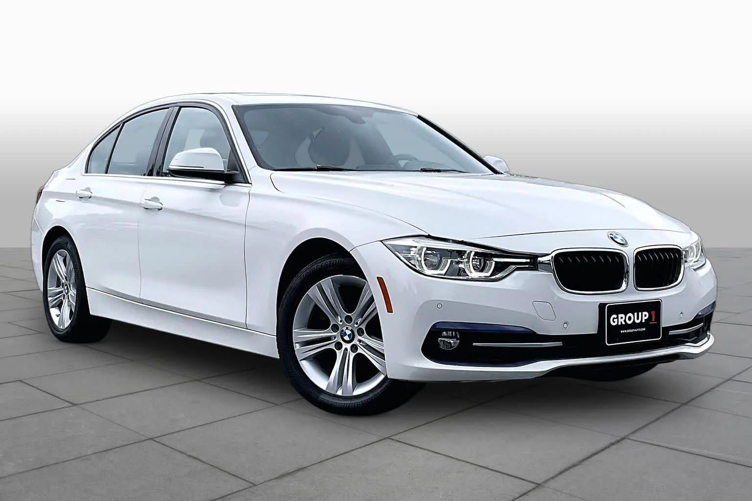 Used 2017 Alpine White BMW 330i xDrive image 2