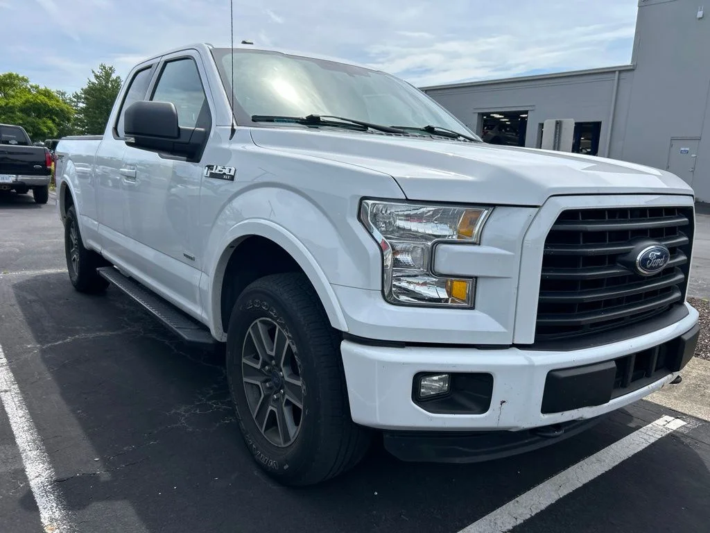 Used 2016 White Ford XLT image 2