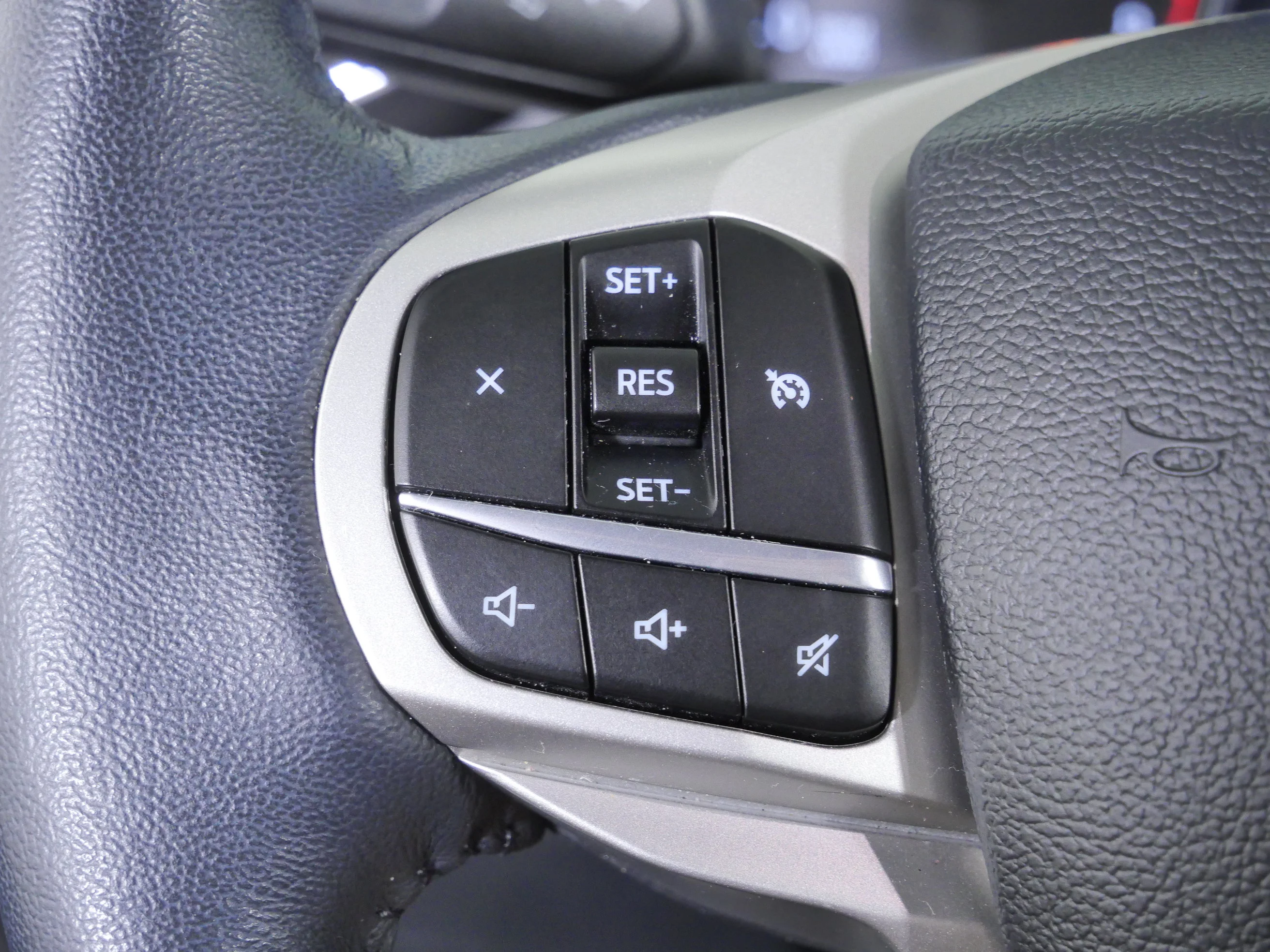 Used 2024 Iconic Silver Metallic Ford XLT image 26