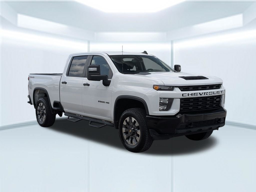 Used 2022 White Chevrolet Custom image 8