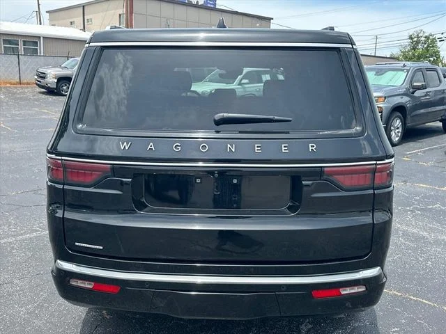 Used 2023 Black Jeep Base image 10