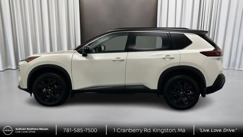 Used 2023 White Nissan SV image 8