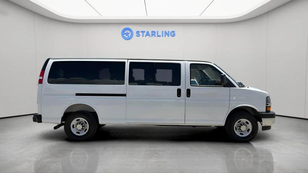 Used 2025 Summit White Chevrolet 1LT image 11