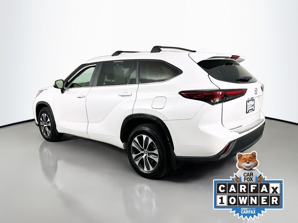 Used 2023 Pearl Toyota XLE image 6