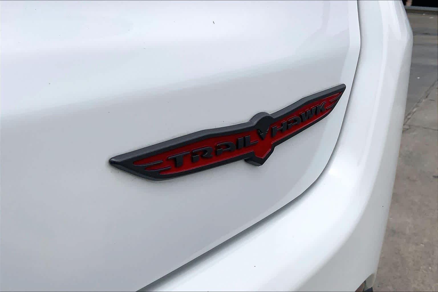 Used 2022 Bright White Clearcoat Jeep Trailhawk image 10