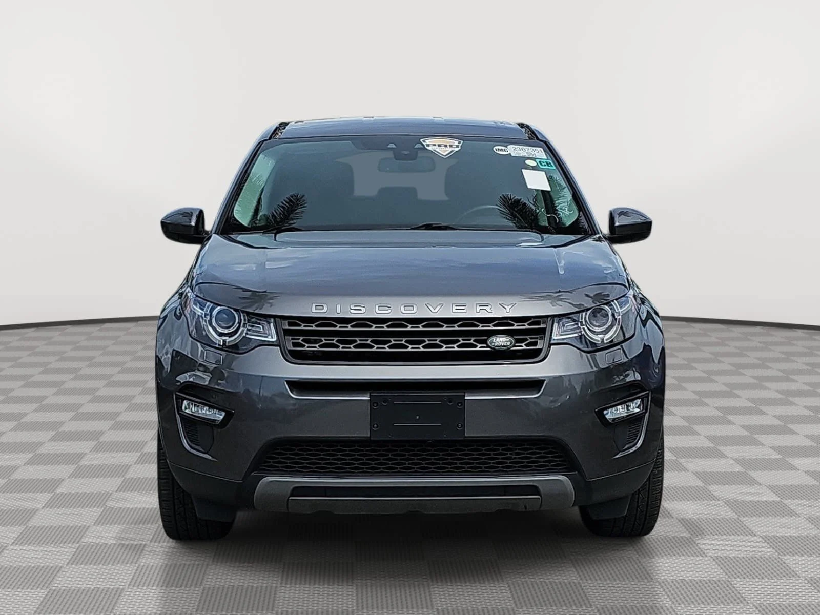 Used 2018 Gray Land Rover SE image 3
