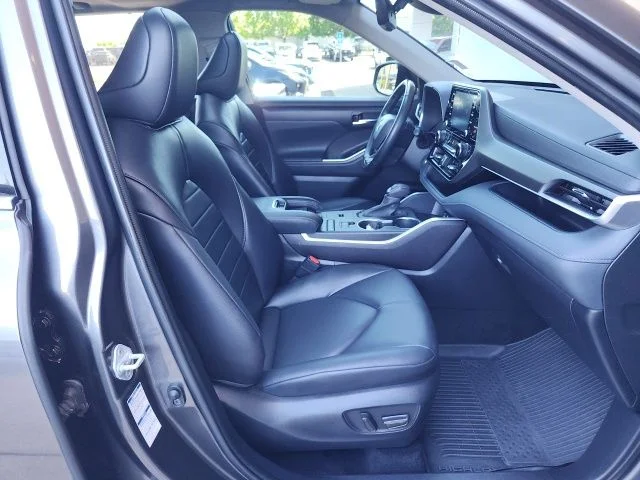 Used 2022 Gray Toyota XLE image 26