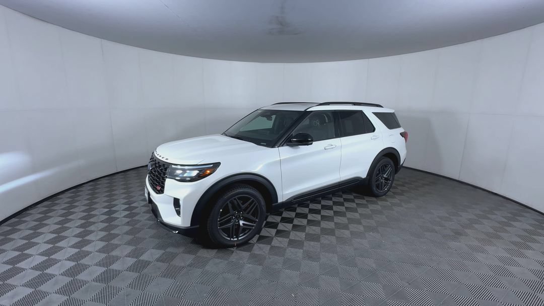 New 2026 Star White Metallic Tri-Coat Ford ST image 4