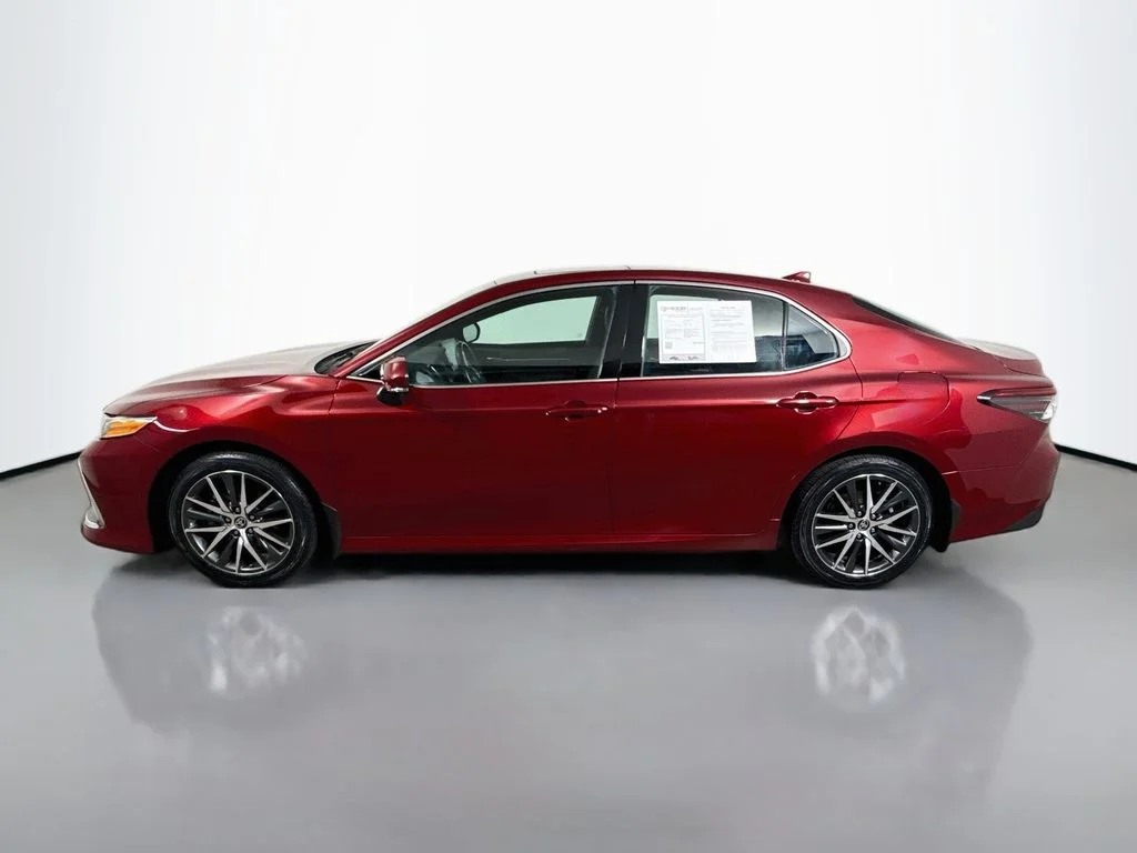 Used 2022 Ruby Flare Pearl Toyota Hybrid XLE image 4
