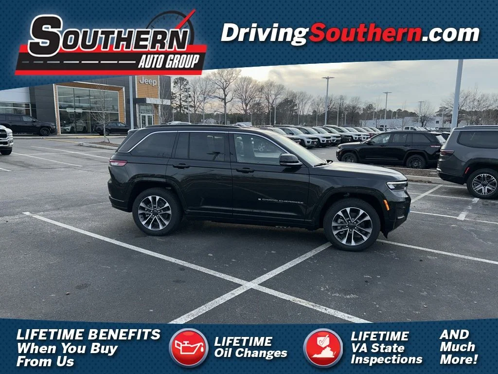 New 2024 Rocky Mountain Pearl-Coat Exterior Paint Jeep Overland 4xe image 1