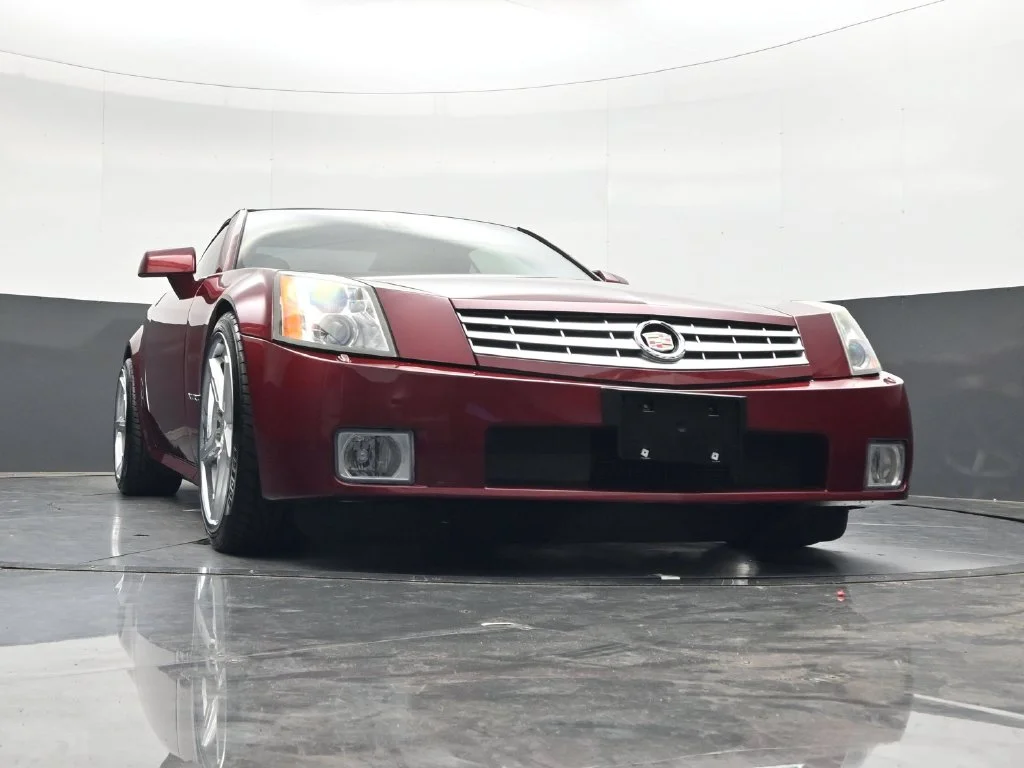 Used 2006 Red Cadillac Base image 25