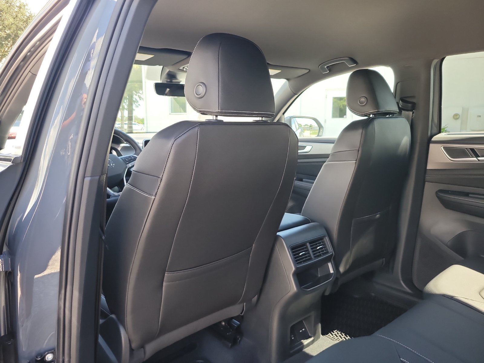 New 2026 Pure Gray Volkswagen 2.0T SE W/TECHNOLOGY image 11
