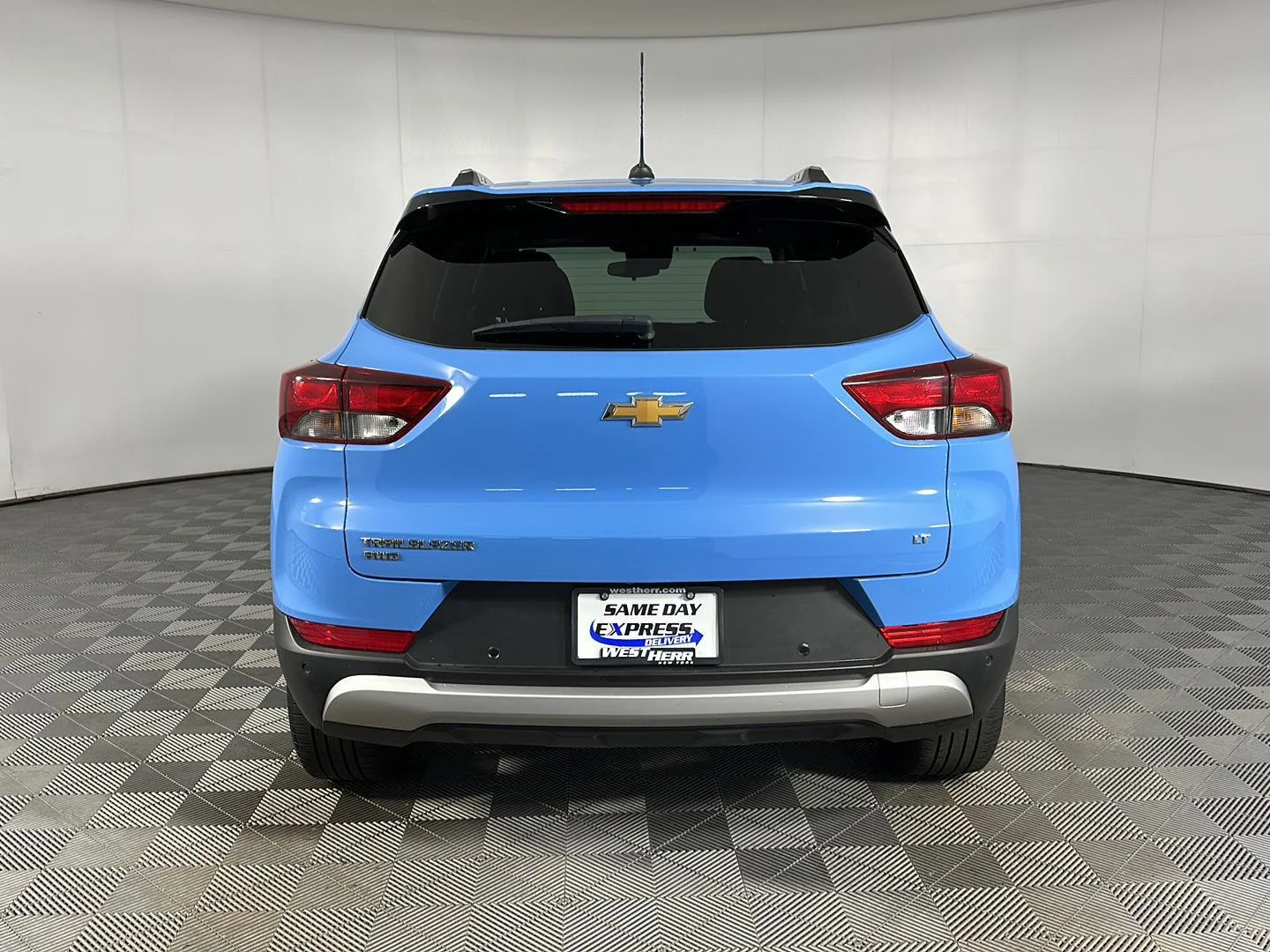 Used 2024 Fountain Blue Chevrolet LT image 20