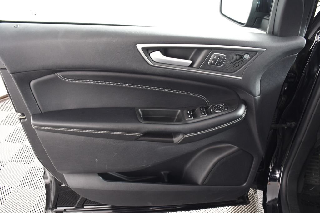 Used 2022 Agate Black Metallic Ford Titanium image 14