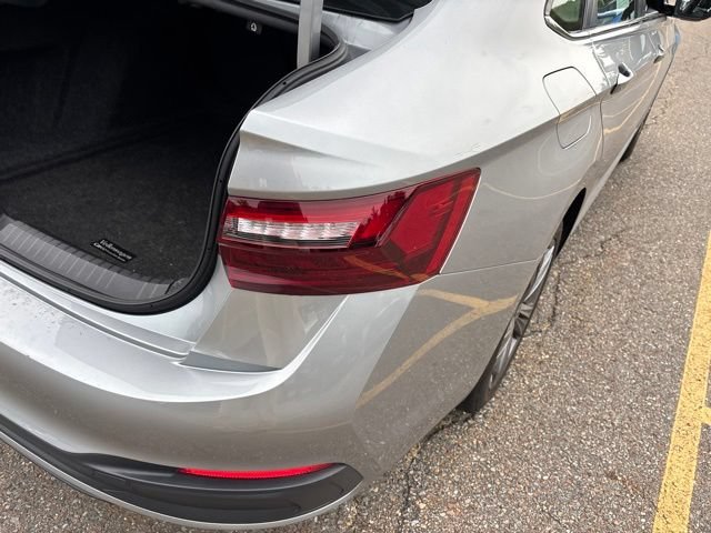 Used 2023 Silver Metallic Volkswagen SE image 8