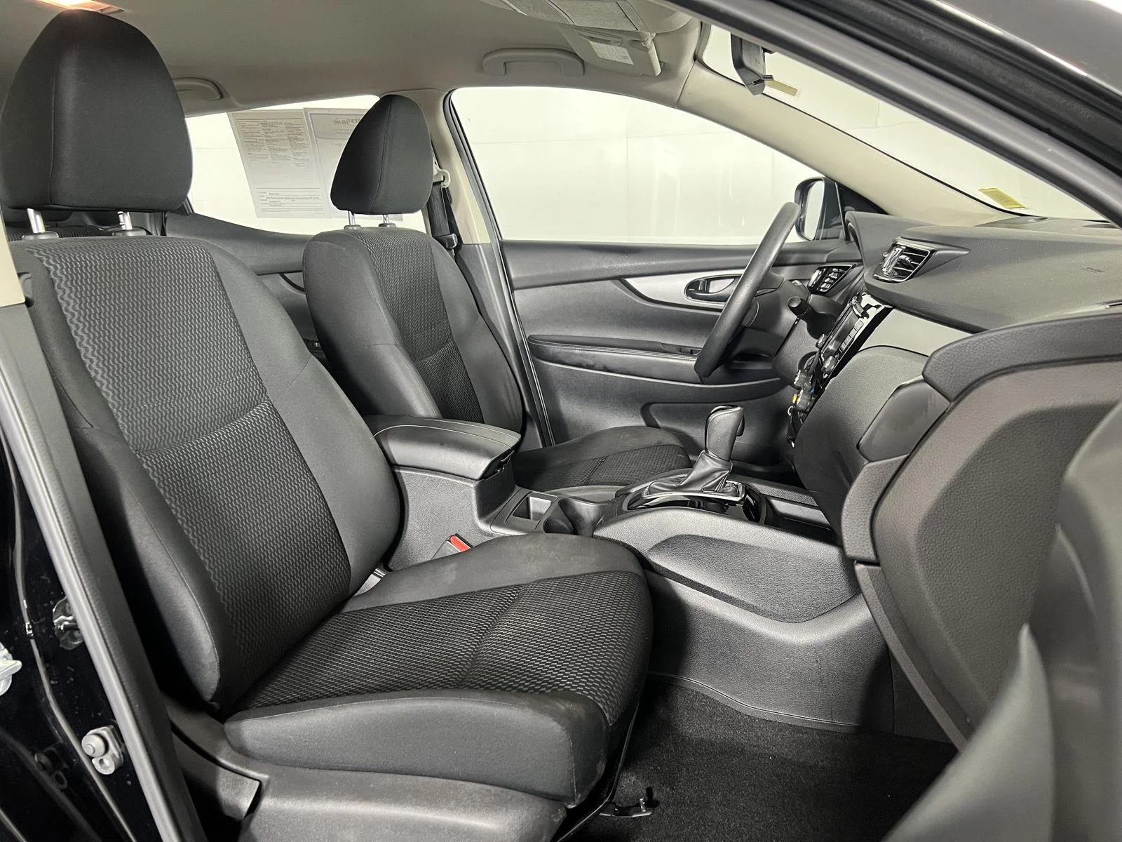 Used 2021 Magnetic Black Pearl Nissan S image 18