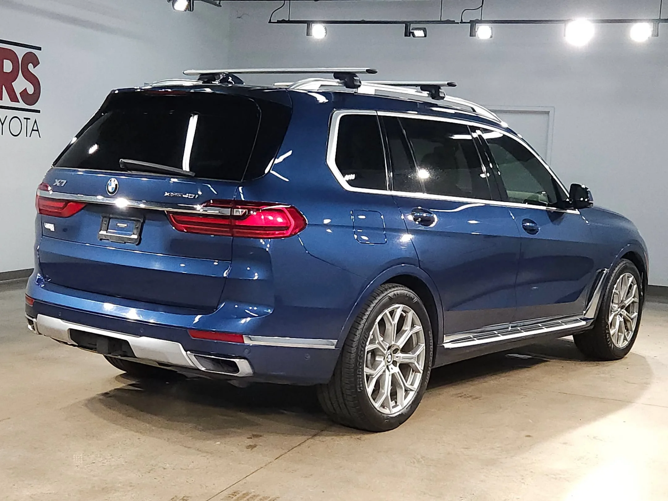 Used 2019 Phytonic Blue Metallic BMW xDrive40i image 7