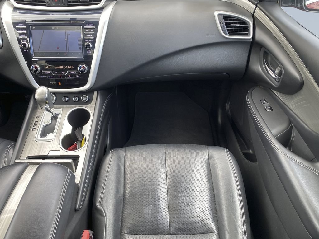 Used 2016 Cayenne Red Metallic Nissan Platinum image 16