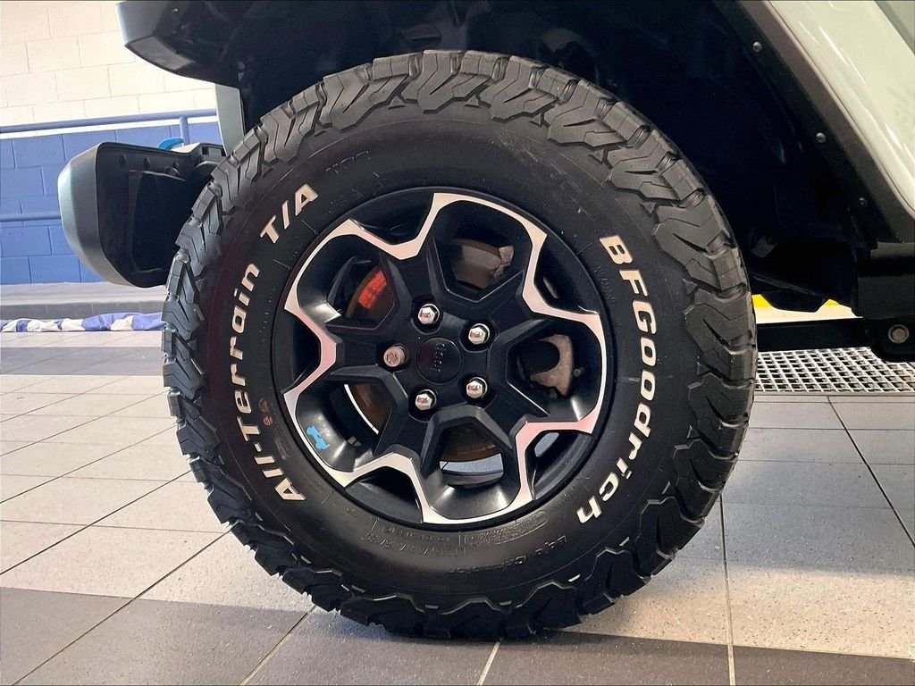 Used 2023 Gray Jeep Rubicon 4xe image 7