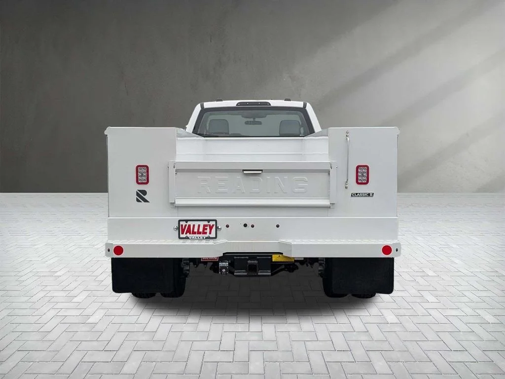 2025 Ford F-550 Super Duty Chassis Cab XL - Photo 7