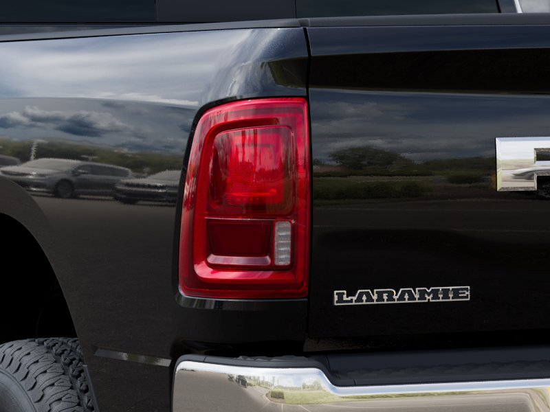 New 2026 Diamond Black Crystal Pearl-Coat Exterior Paint RAM LARAMIE image 5