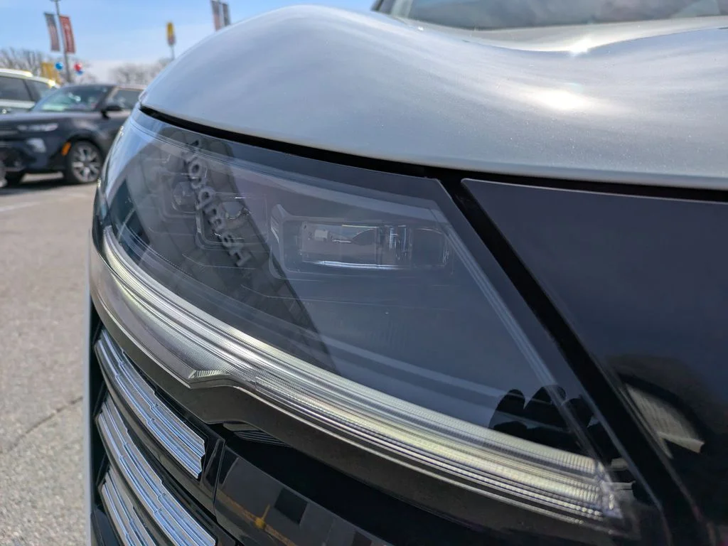 New 2026 Aspen White TriCoat / Super Black Two-tone Nissan SV image 10