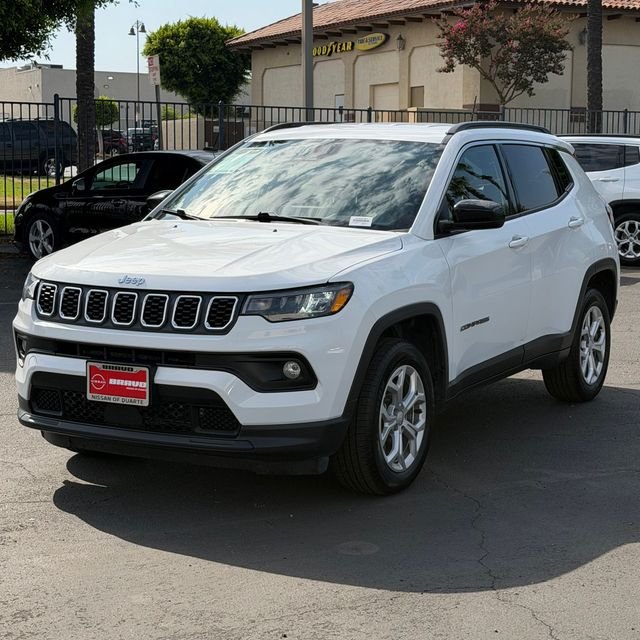 Used 2024 White Jeep Latitude image 3