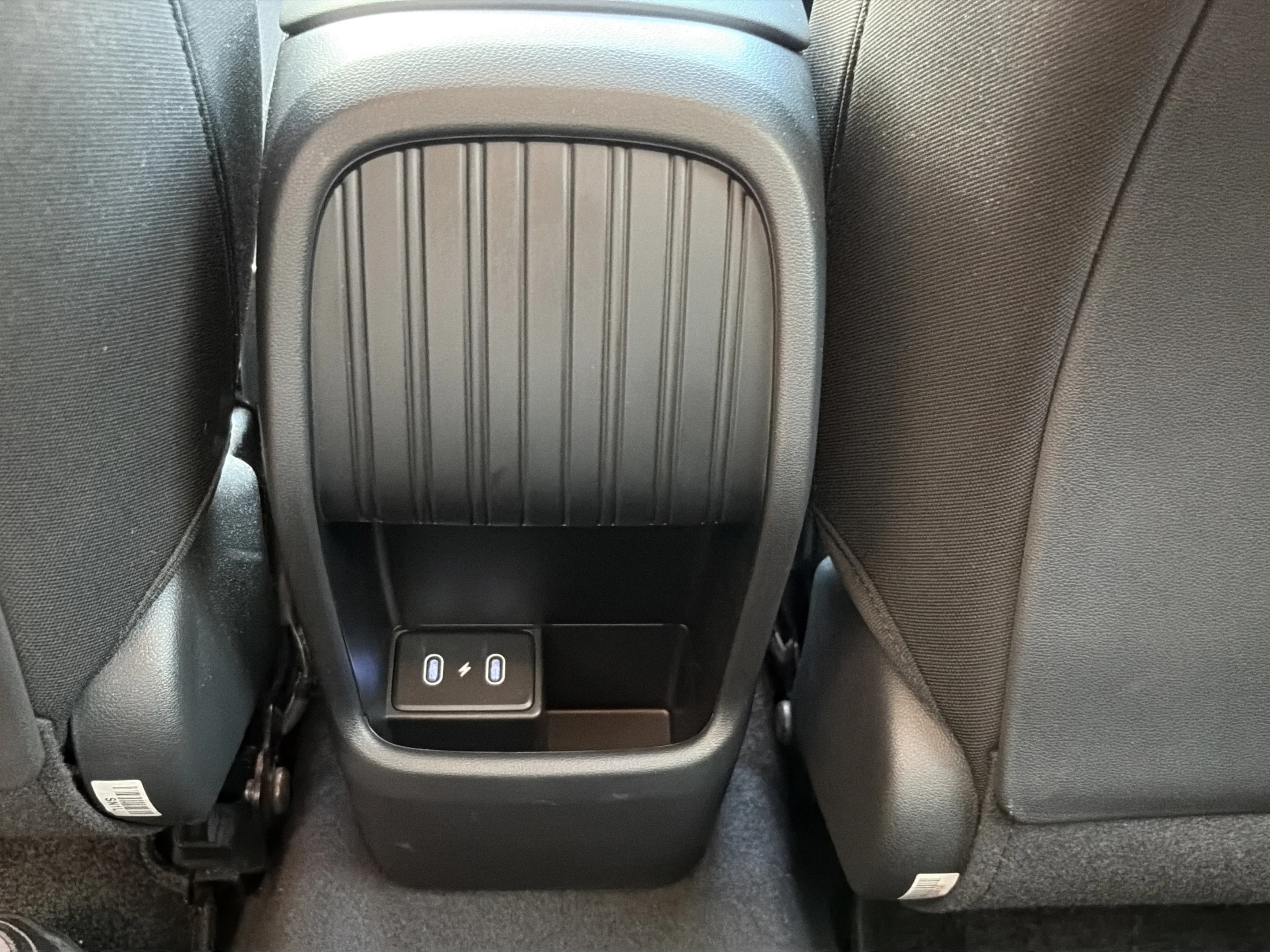 Used 2024 Neoteric Yellow Hyundai SE image 11