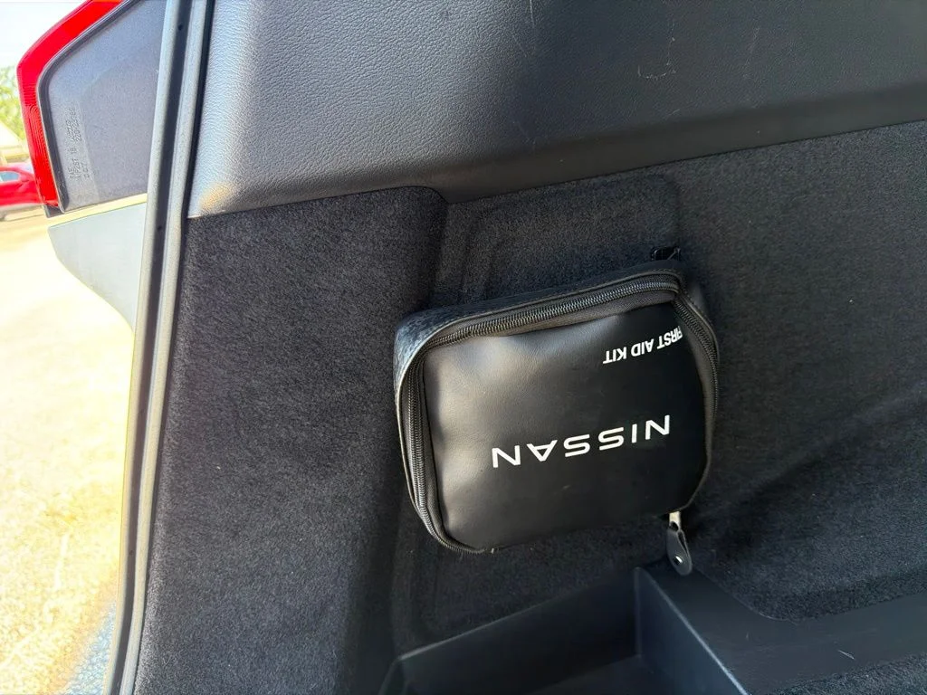 Used 2025 White Pearl Nissan SV image 33