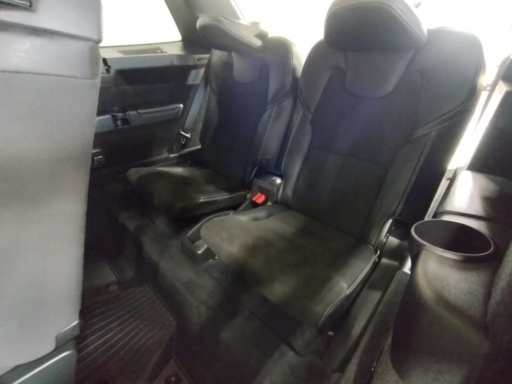Used 2019 White Volvo T6 R-Design image 29