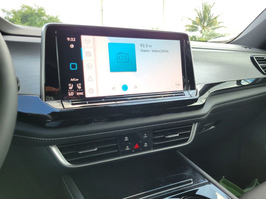 New 2026 White/off-white Volkswagen 2.0T SE w/Technology image 16