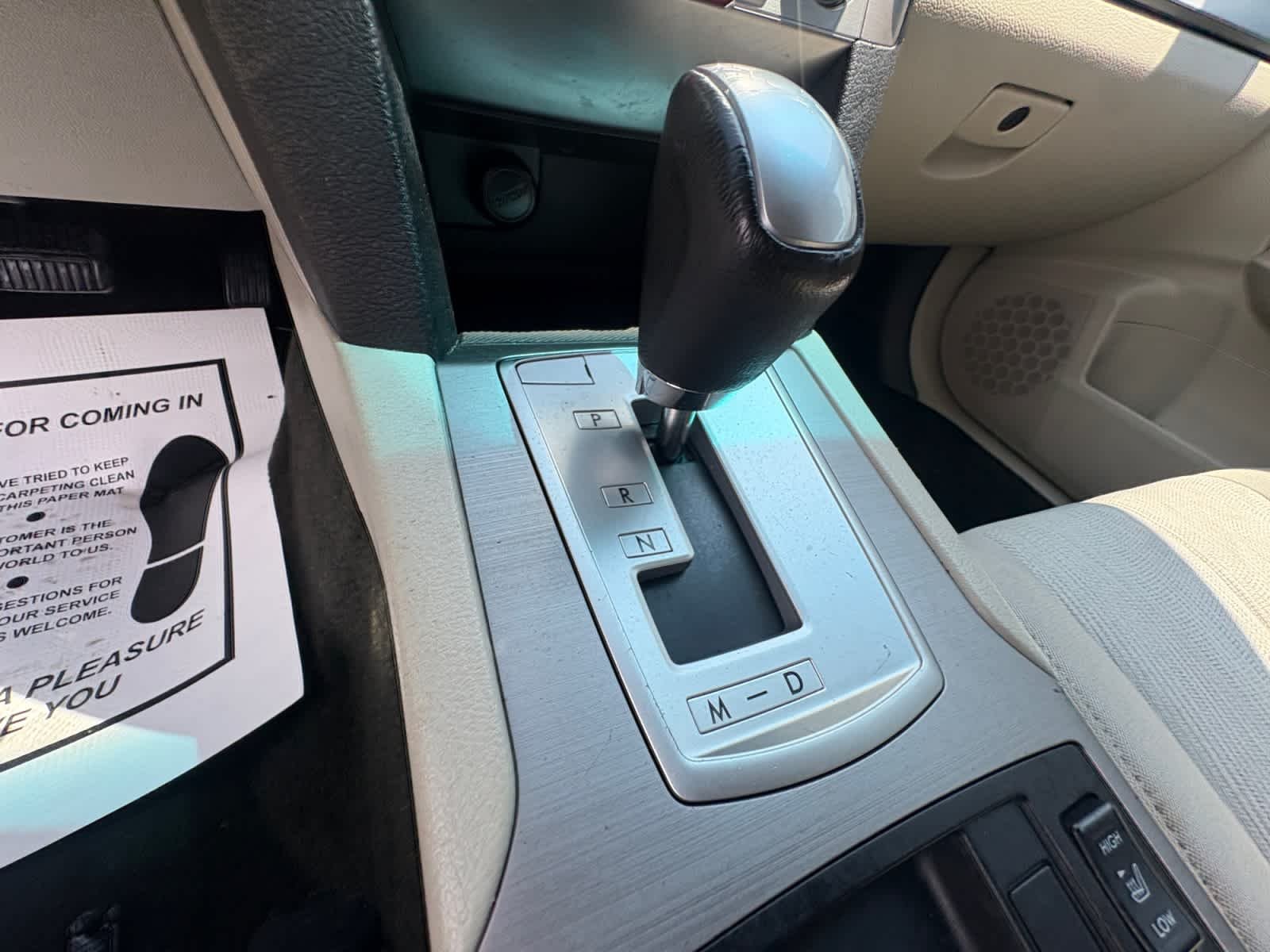 Used 2013 Satin White Pearl Subaru 2.5i Premium image 17