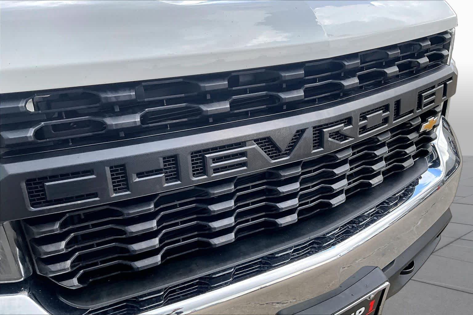Used 2022 Summit White Chevrolet Work Truck image 29