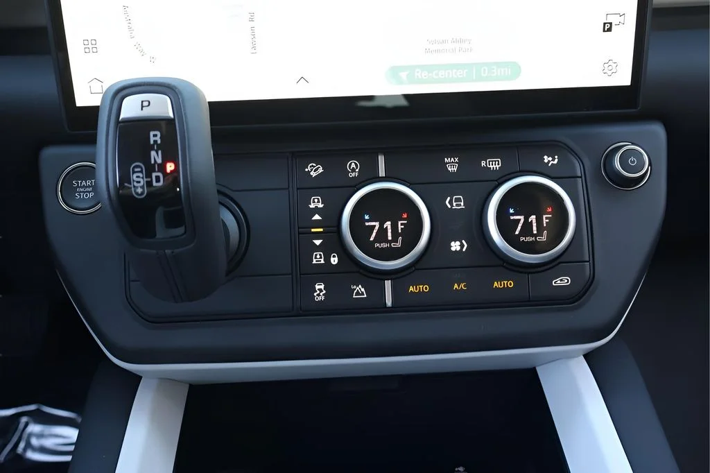 New 2026 Santorini Black Land Rover S image 22