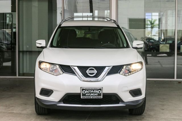 Used 2016 White Nissan SV image 3