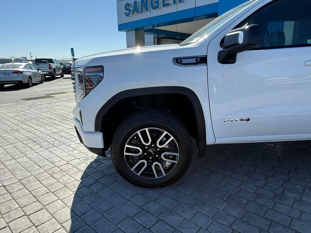 New 2026 Summit White GMC AT4 image 5