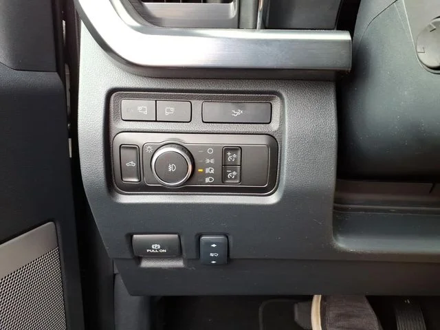 Used 2024 Gray Ford Lariat image 25
