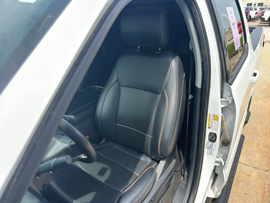 Used 2025 Oxford White Ford LARIAT image 29