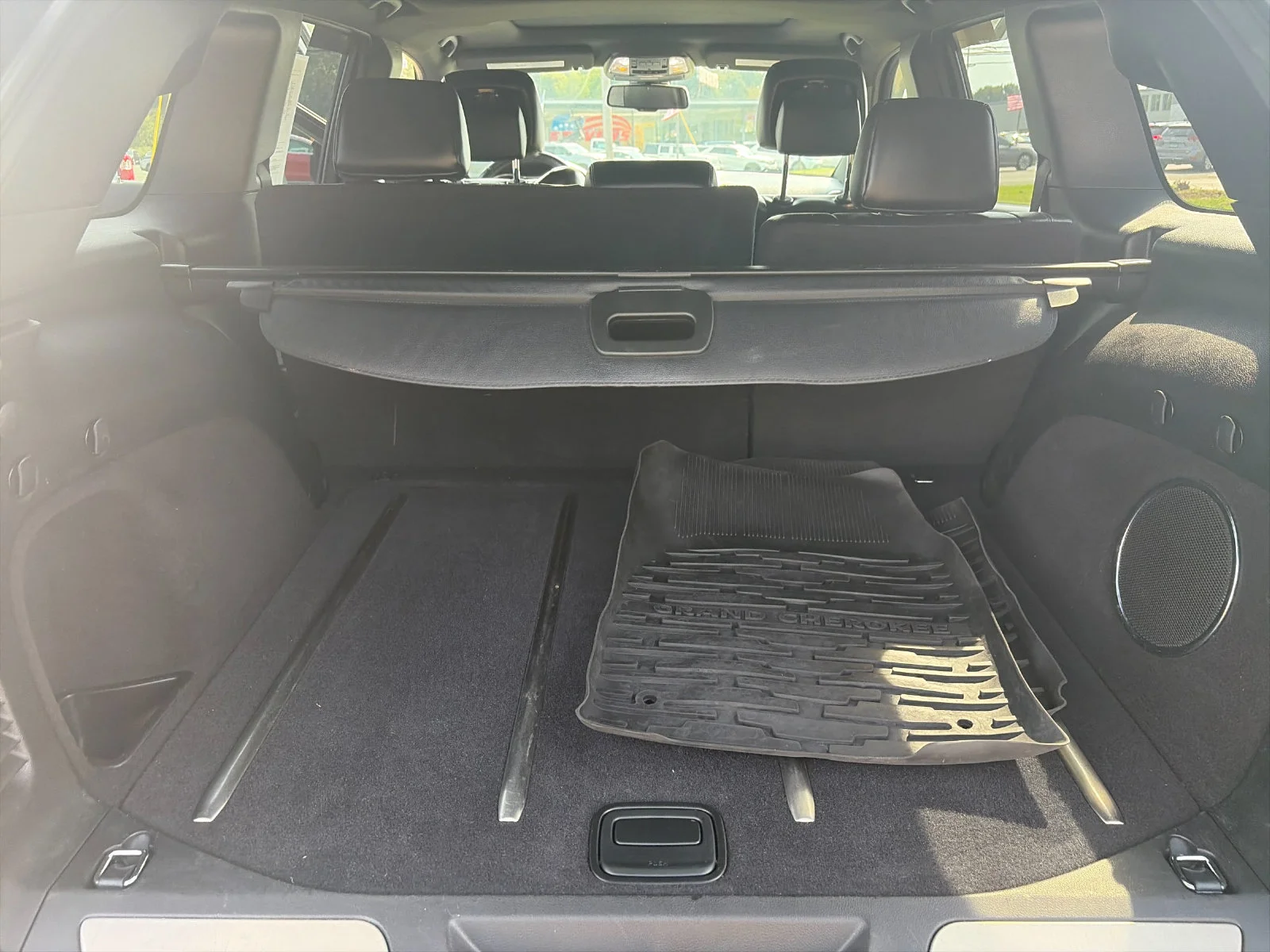 Used 2014 Brilliant Black Crystal Pearlcoat Jeep Limited image 16
