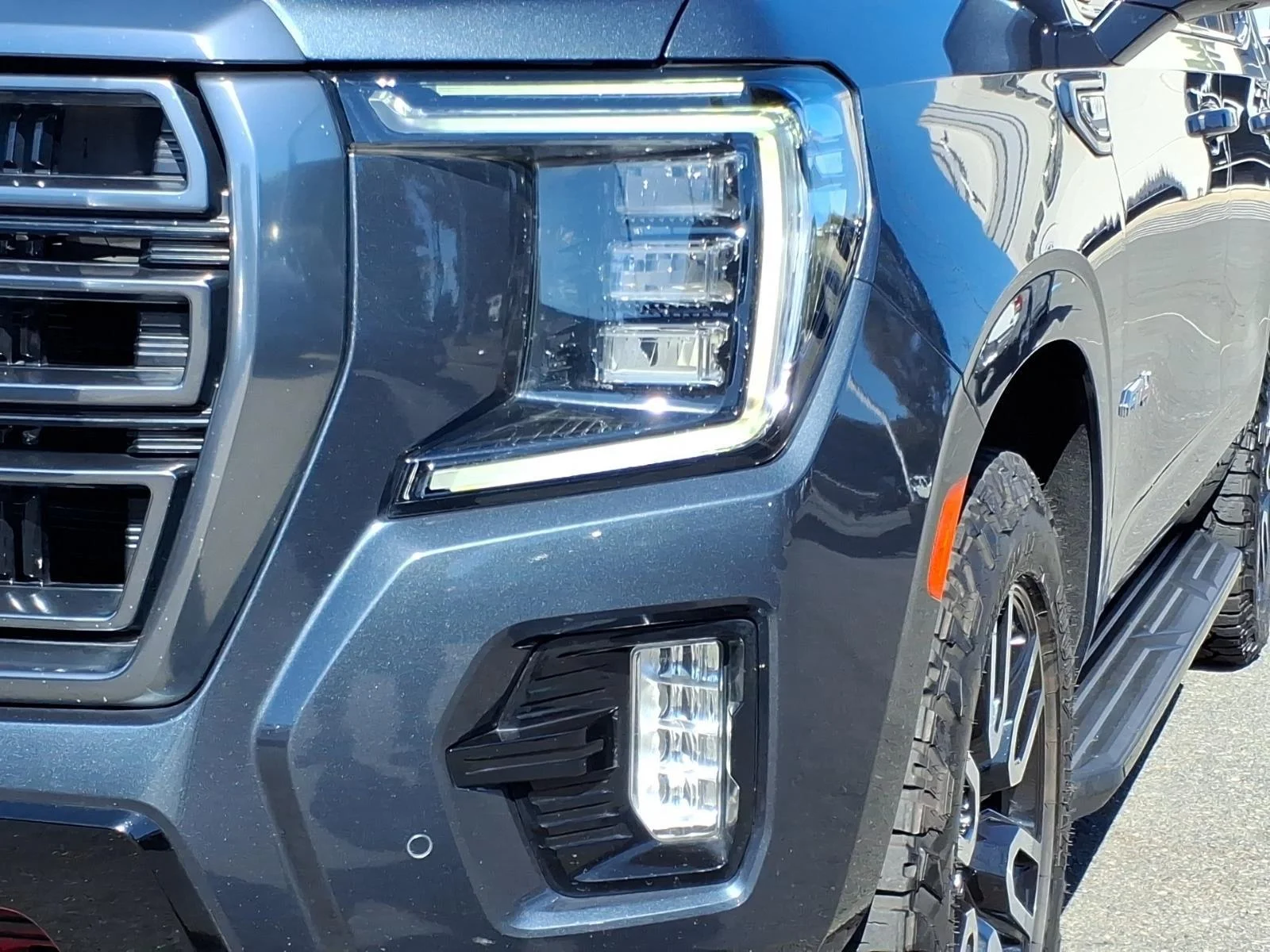 Used 2021 Dark Sky Metallic GMC AT4 image 15