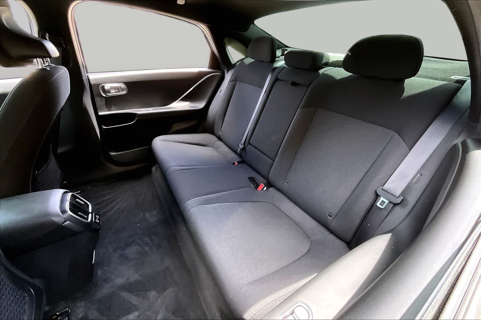 Used 2024 Onyx Black Hyundai SE image 19