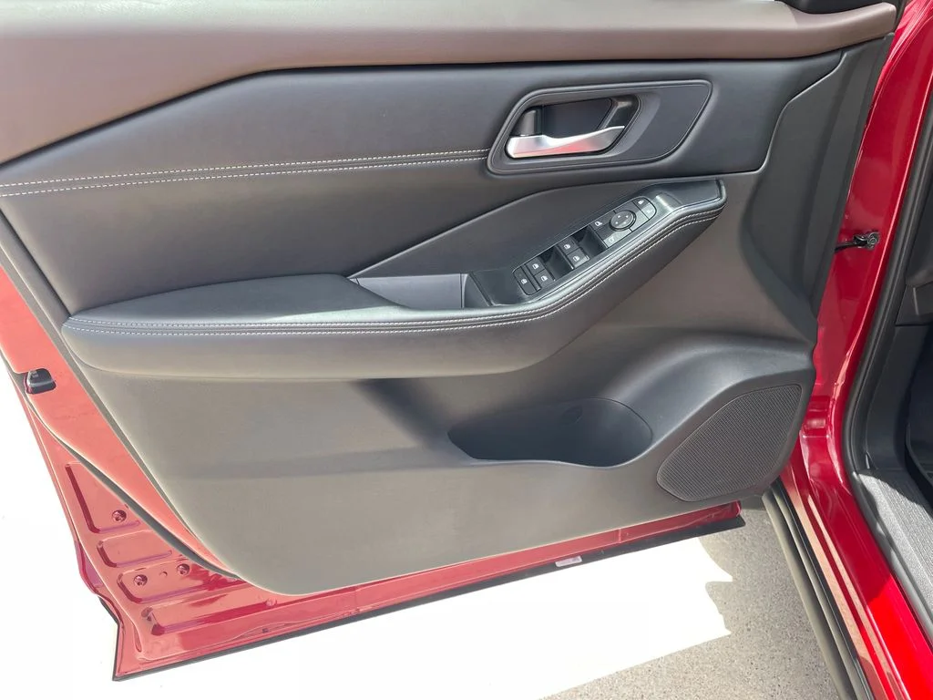 Used 2023 Red Nissan SV image 21