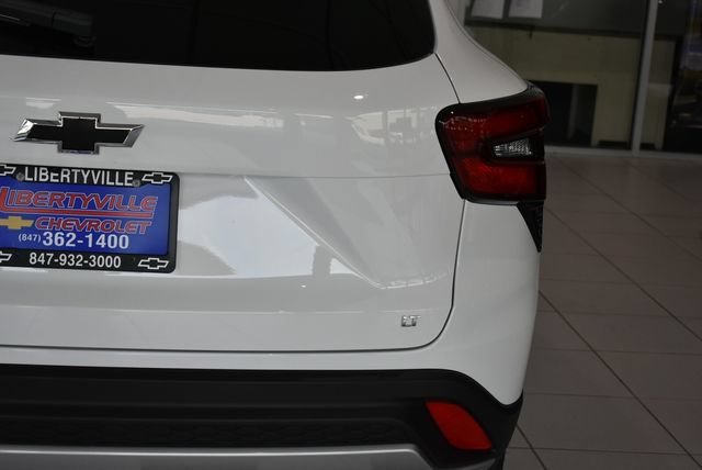 New 2026 Summit White Chevrolet LT image 9