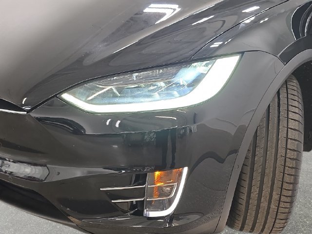 Used 2018 Black Tesla  image 29