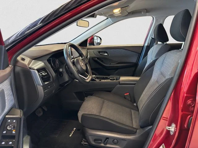 Used 2021 Red Nissan SV image 10