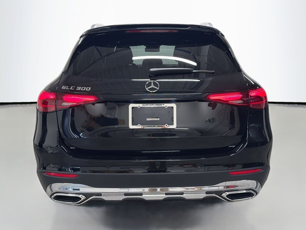 Used 2025 Black Mercedes-Benz GLC 300 image 10